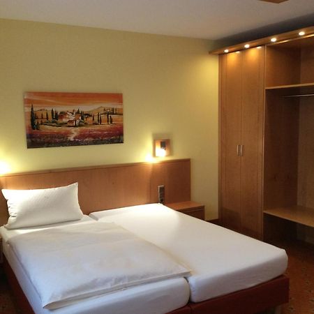 Landhotel Heiner Meyer Wahrenholz Habitación foto